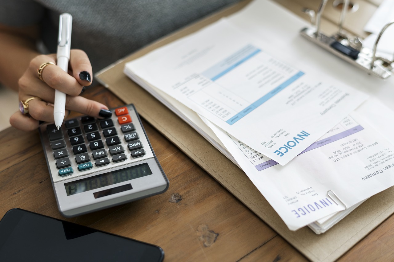 6 Tips to Create an Effective Invoice - Virtuous Bookkeeping