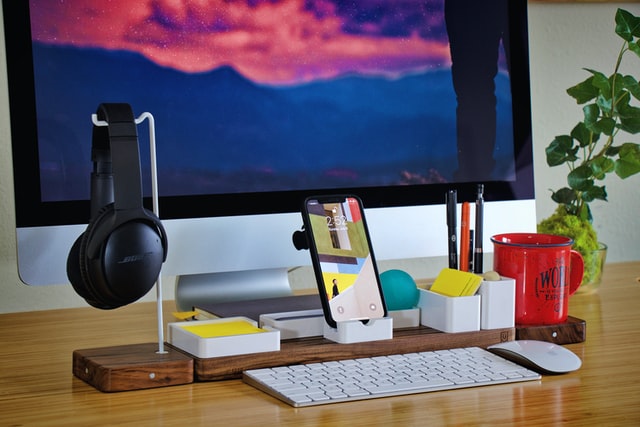 Clean Modern Desk Setup