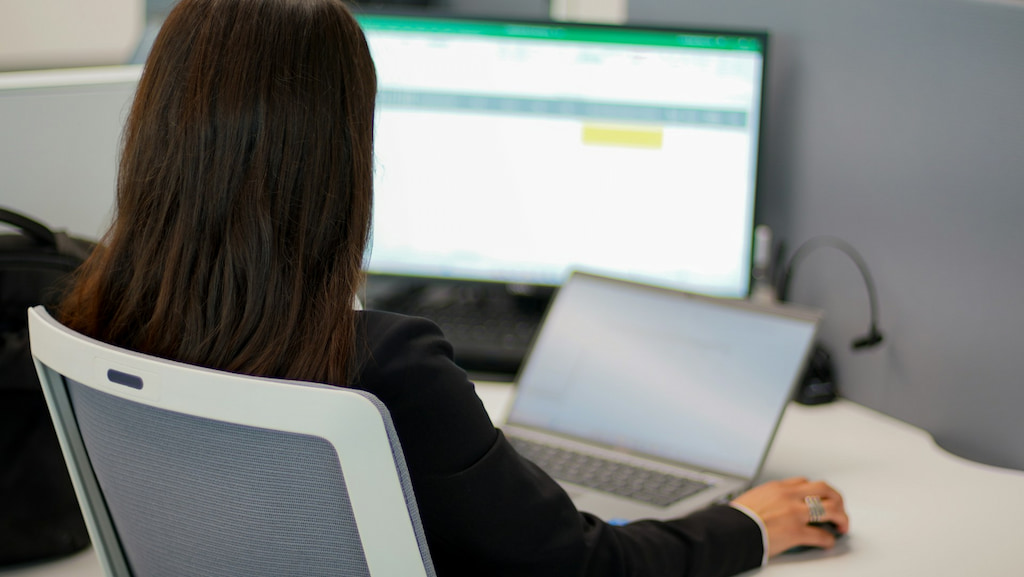how to use an employee attendance record in excel (with free template)