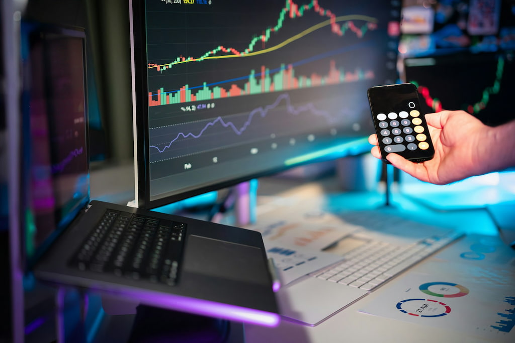 how to keep track of business expenses in 2025