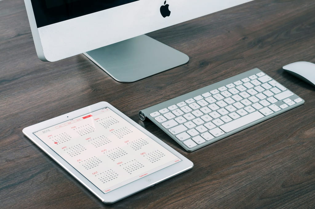 15 hybrid work schedule examples for 2025 (flexible models + tools)