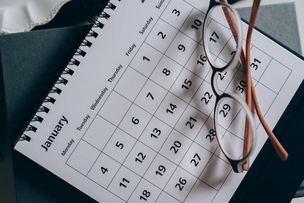 top scheduling apps for work: what teams need and why everhour shifts delivers