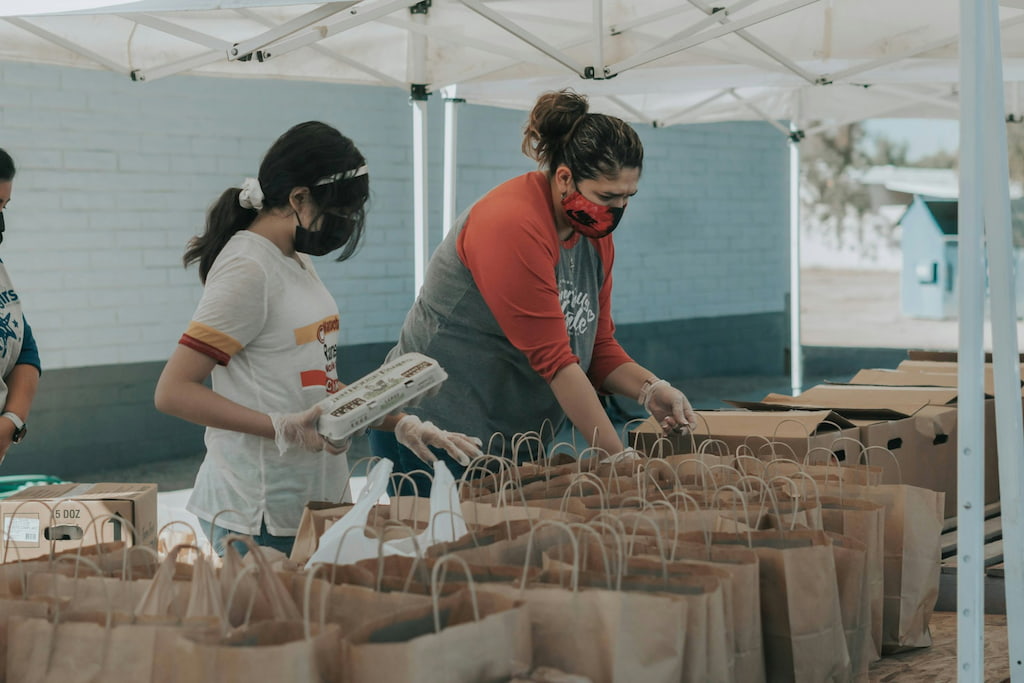 the ultimate guide to volunteer scheduling and management software for nonprofits