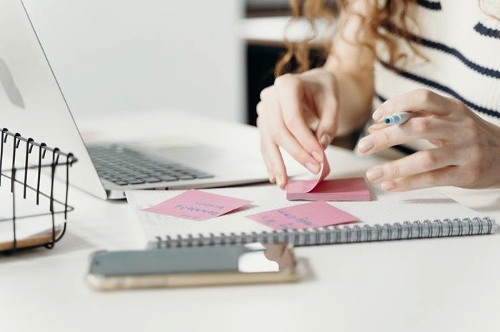 how do you manage your time and prioritize tasks? 2025 guide